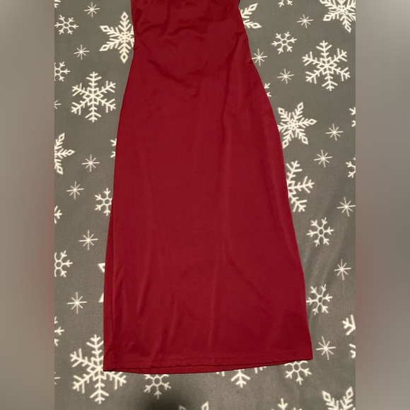 Burgundy Bodycon Dress - Picture 3 of 5